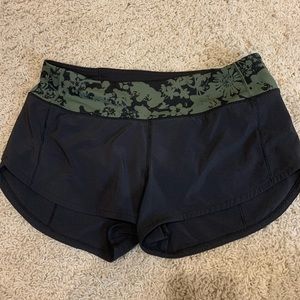 Lululemon Speed up low rise Shorts